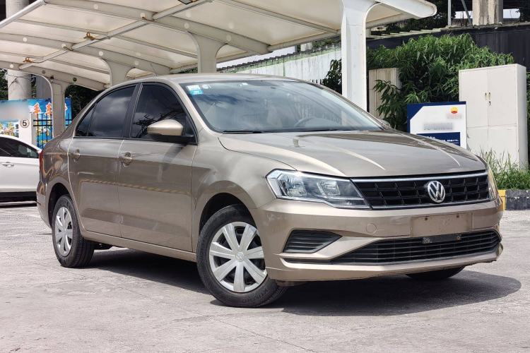 Used Volkswagen Jetta 2017 1.4L Manual Fashion Edition Exterior 2