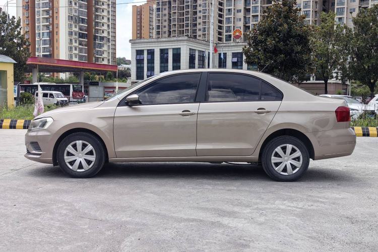 Used Volkswagen Jetta 2017 1.4L Manual Fashion Edition Exterior 3