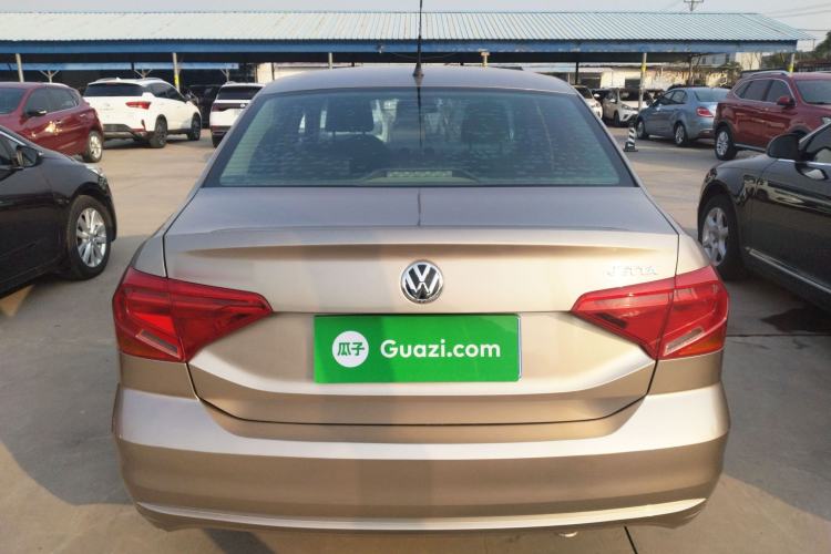 Used Volkswagen Jetta 2017 1.4L Manual Fashion Edition Exterior 4