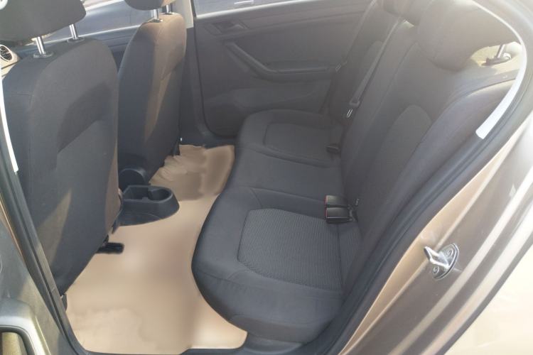 Used Volkswagen Jetta 2017 1.4L Manual Fashion Edition Interior 1