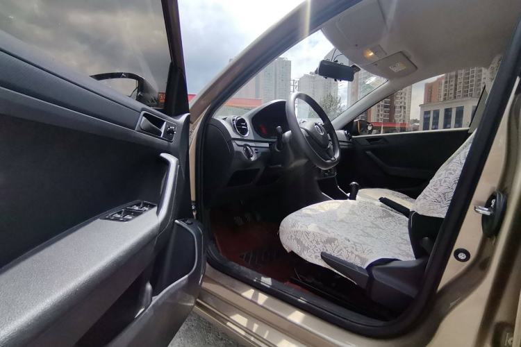 Used Volkswagen Jetta 2017 1.4L Manual Fashion Edition Interior 2