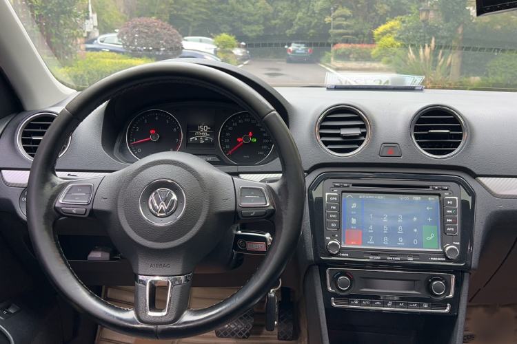 Used Volkswagen Jetta 2013 1.6L Automatic Luxury Model Interior 4