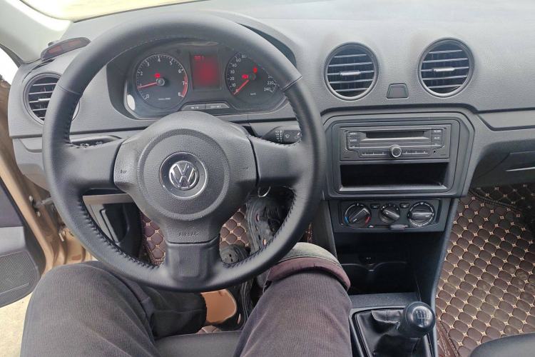 Used Volkswagen Jetta 2013 1.6L Manual Fashion Edition Center Console