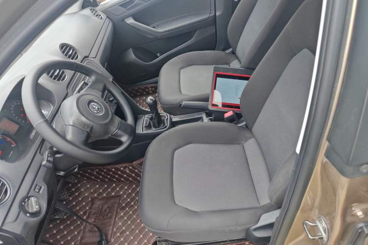 Used Volkswagen Jetta 2013 1.6L Manual Fashion Edition Left Front Seat