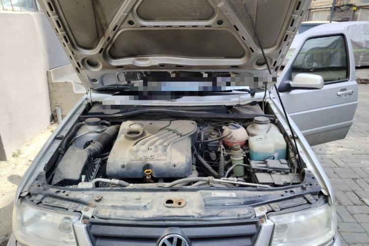 Used Volkswagen Jetta 2006 GIF Avant-Garde Millionth Anniversary Edition Engine Bay