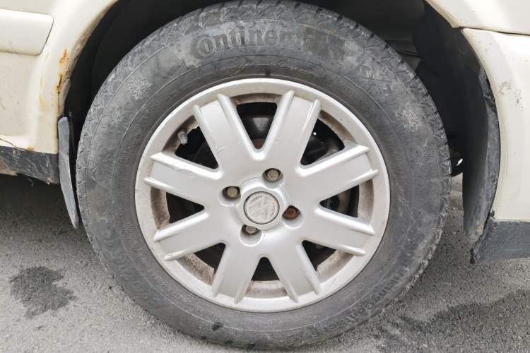 Used Volkswagen Jetta 2006 GIF Avant-Garde Millionth Anniversary Edition Right Front Wheel Hub