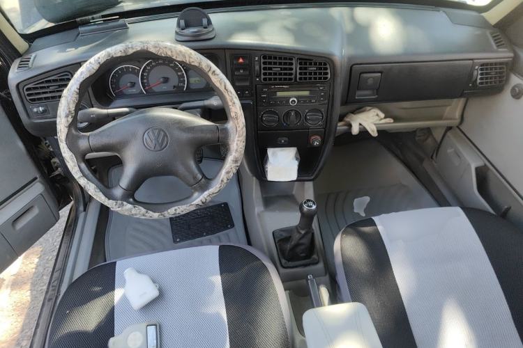 Used Volkswagen Jetta 2008 CIX-P Partner Model Center Console