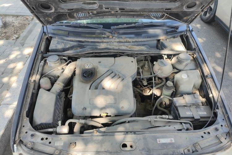 Used Volkswagen Jetta 2008 CIX-P Partner Model Engine Bay
