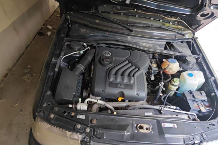 Used Volkswagen Jetta 2008 CiF-P Partner Engine Bay Right