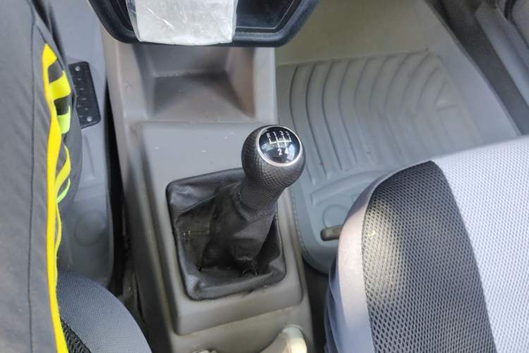 Used Volkswagen Jetta 2008 CIX-P Partner Model Gear Lever