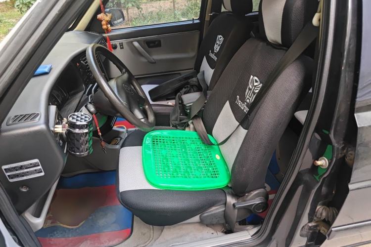 Used Volkswagen Jetta 2008 CiF-P Partner Left Front Seat