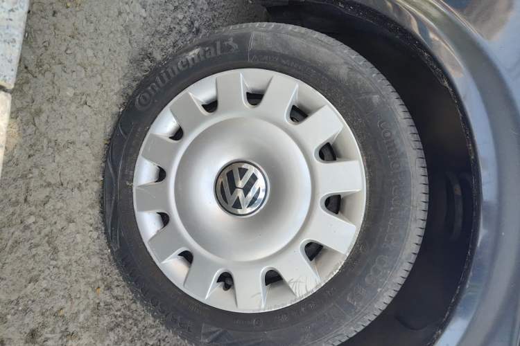 Used Volkswagen Jetta 2008 CIX-P Partner Model Right Front Wheel Hub