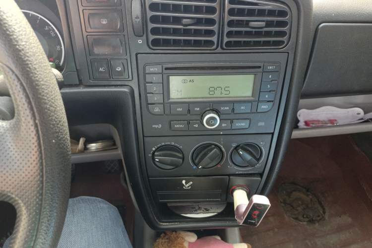 Used Volkswagen Jetta 2008 CIF Spring Model Audio And AC Panel