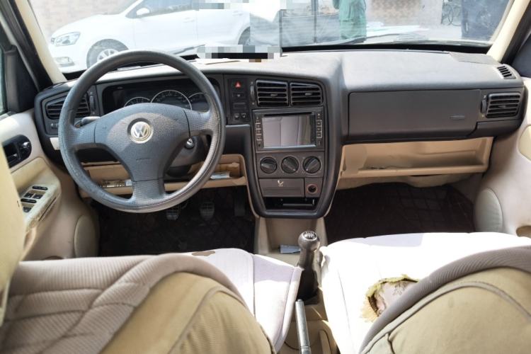 Used Volkswagen Jetta 2008 GiF Avant-Garde Center Console