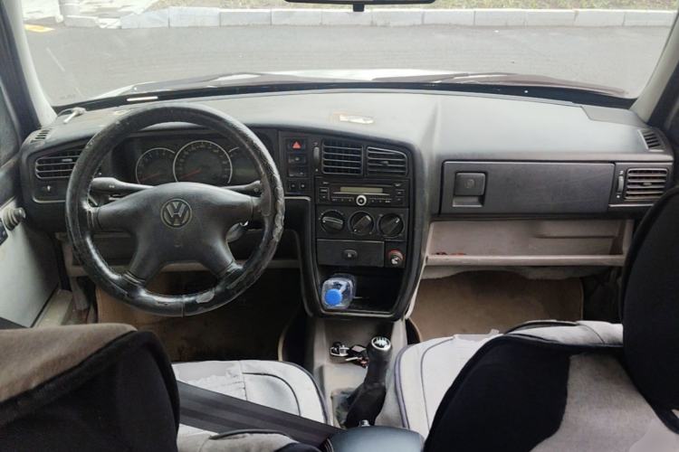 Used Volkswagen Jetta 2008 CiF-P Partner Center Console