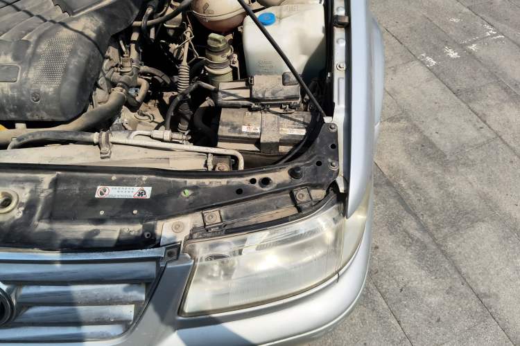 Used Volkswagen Jetta 2008 GiF Avant-Garde Engine Bay Left