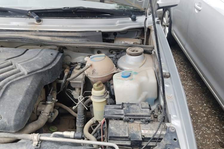 Used Volkswagen Jetta 2008 CiF-P Partner Engine Bay Left