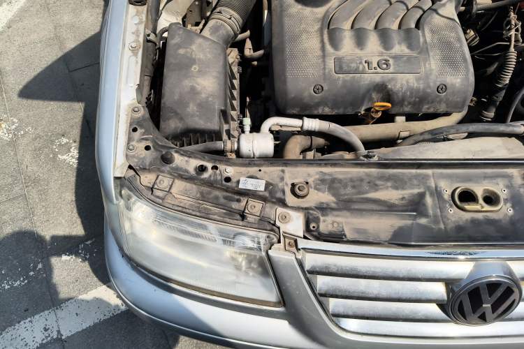 Used Volkswagen Jetta 2008 GiF Avant-Garde Engine Bay Right