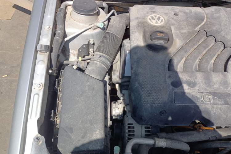 Used Volkswagen Jetta 2008 CIF Spring Model Engine Bay Right