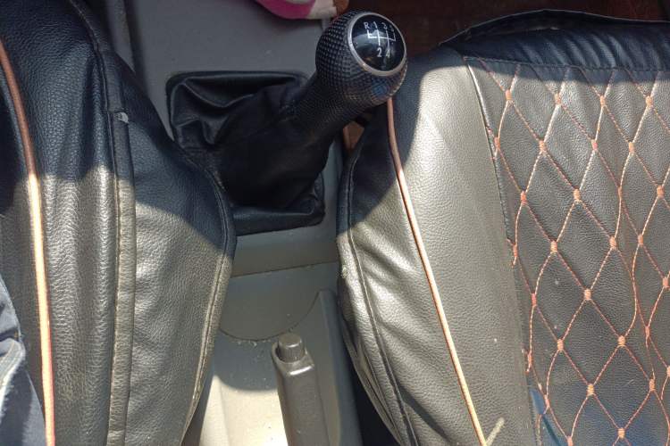 Used Volkswagen Jetta 2008 CIF Spring Model Gear Lever