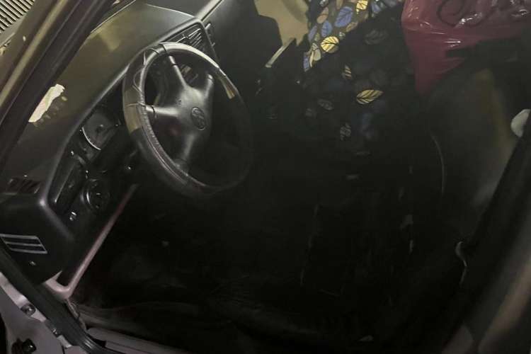 Used Volkswagen Jetta 2008 CiF-P Partner Left Front Seat