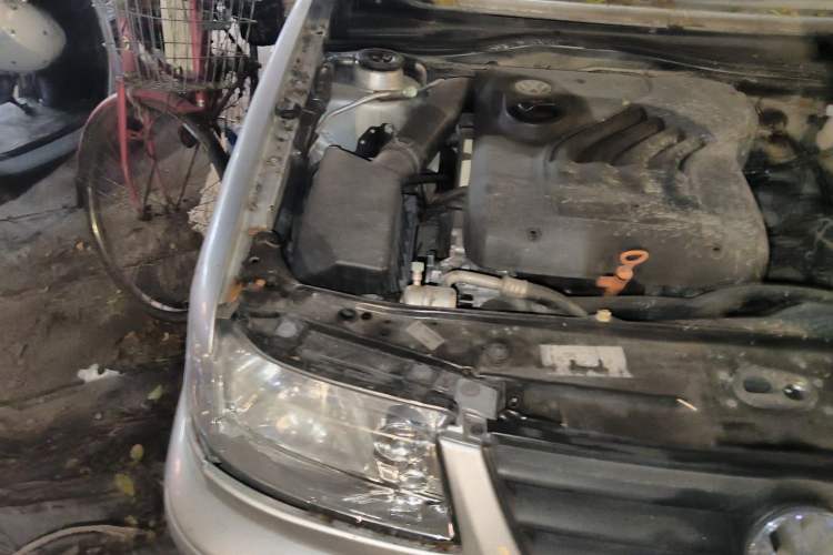 Used Volkswagen Jetta 2008 CiF-P Partner Right Front Headlight