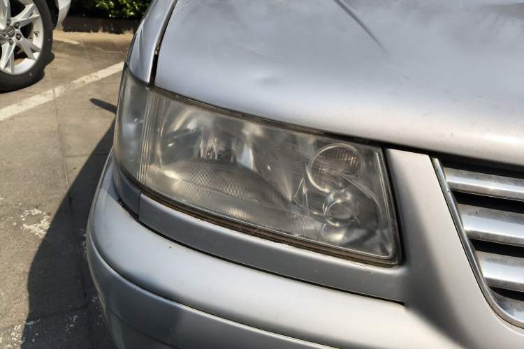 Used Volkswagen Jetta 2008 GiF Avant-Garde Right Front Headlight
