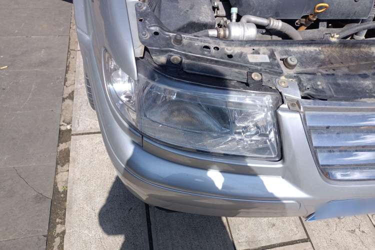 Used Volkswagen Jetta 2008 CIF Spring Model Right Front Headlight