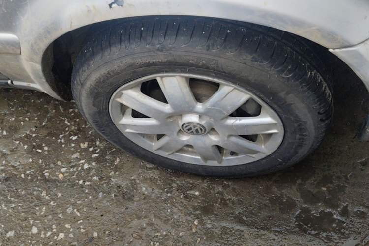 Used Volkswagen Jetta 2008 CiF-P Partner Right Front Wheel Hub
