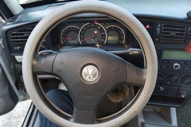 Used Volkswagen Jetta 2008 CIF Spring Model Steering Wheel