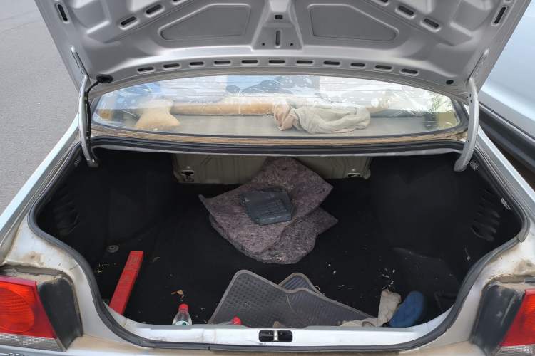 Used Volkswagen Jetta 2008 CiF-P Partner Trunk