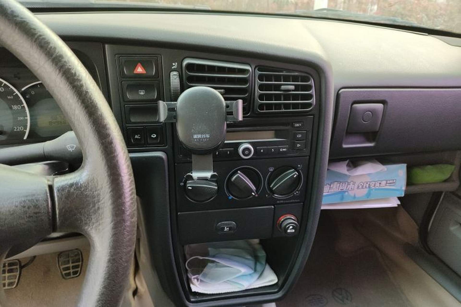 Used Volkswagen Jetta 2008 CiF-P Partner Audio And AC Panel
