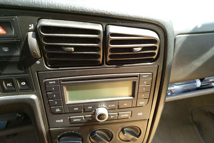 Used Volkswagen Jetta 2008 CIF Spring Model Audio And AC Panel