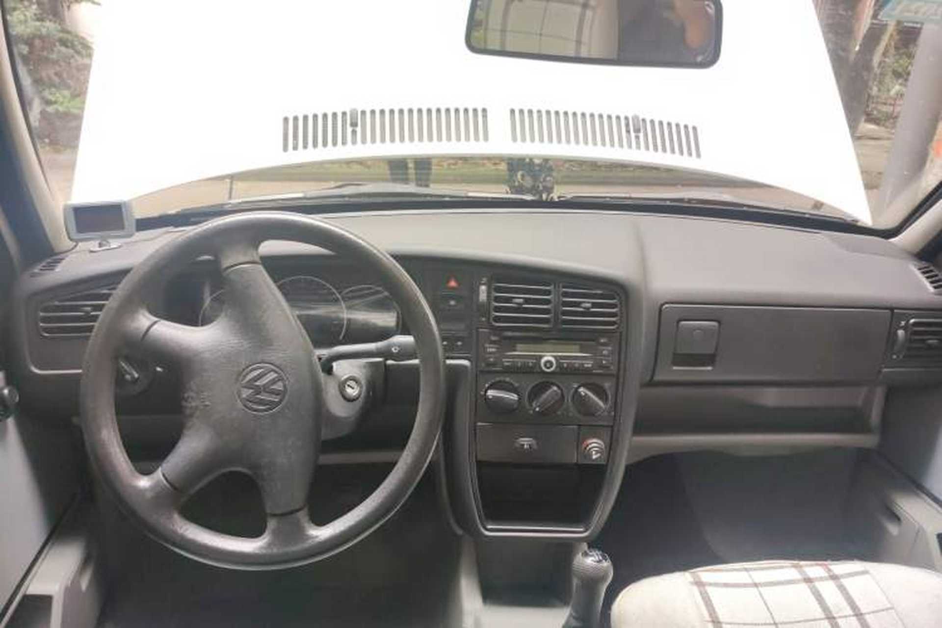 Used Volkswagen Jetta 2008 CiF-P Partner Center Console