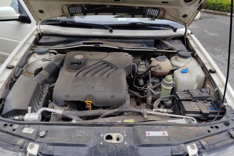 Used Volkswagen Jetta 2008 CIX-P Partner Model Engine Bay