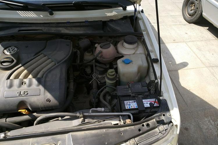 Used Volkswagen Jetta 2008 CIF Spring Model Engine Bay Left