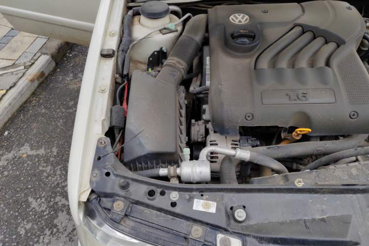 Used Volkswagen Jetta 2008 CIX-P Partner Model Engine Bay Right
