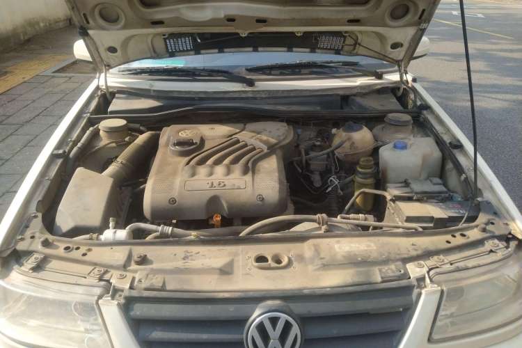 Used Volkswagen Jetta 2008 CiF-P Partner Engine Bay