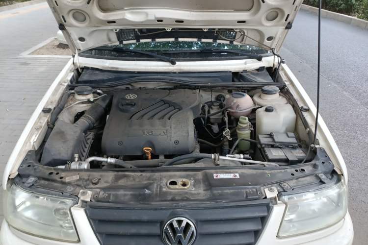 Used Volkswagen Jetta 2008 CIX-P Partner Model Engine Bay