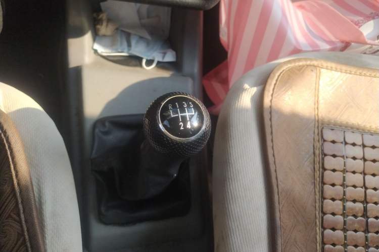 Used Volkswagen Jetta 2008 CiF-P Partner Gear Lever