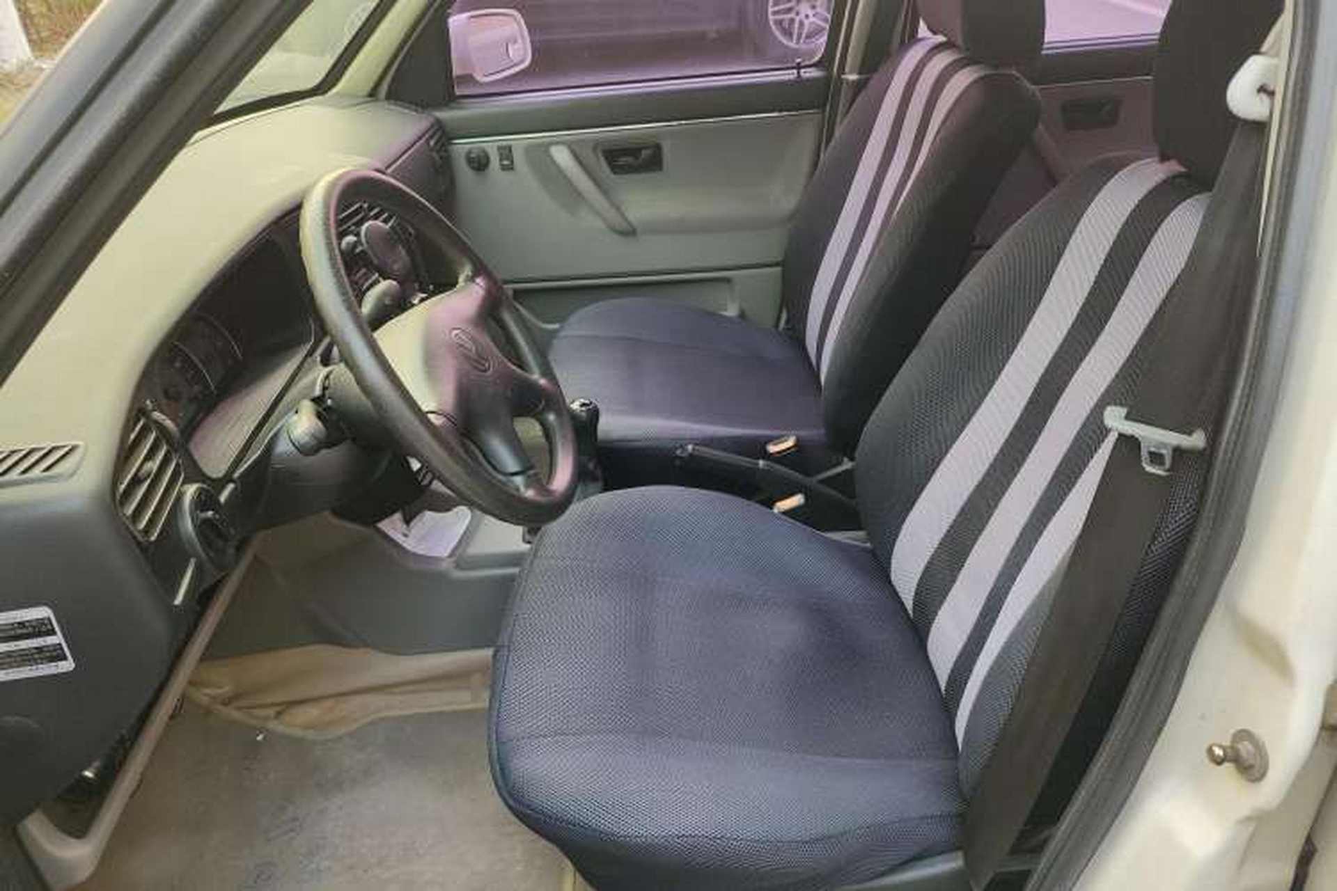 Used Volkswagen Jetta 2008 CiF-P Partner Left Front Seat