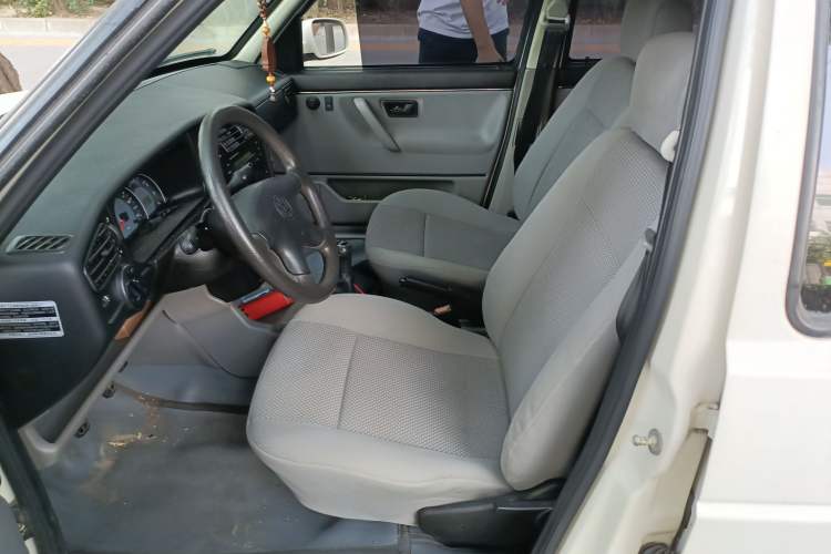 Used Volkswagen Jetta 2008 CIX-P Partner Model Left Front Seat