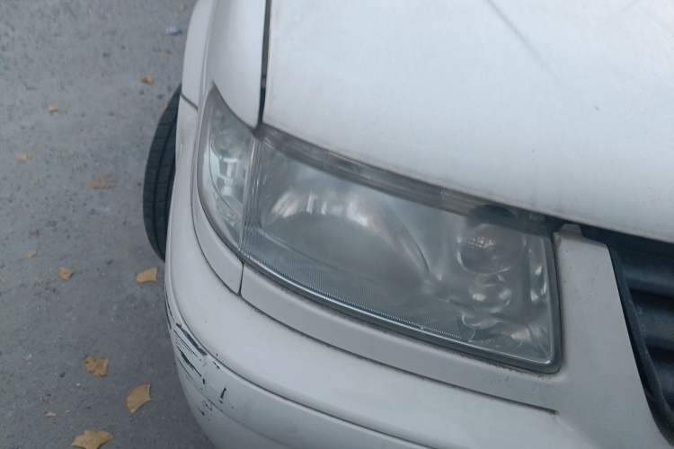 Used Volkswagen Jetta 2008 CiF-P Partner Right Front Headlight