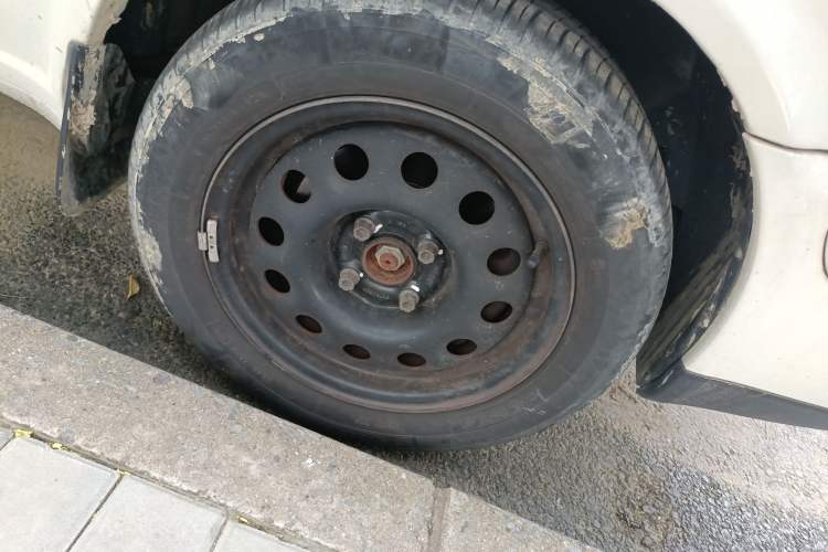 Used Volkswagen Jetta 2008 CIX-P Partner Model Right Front Wheel Hub