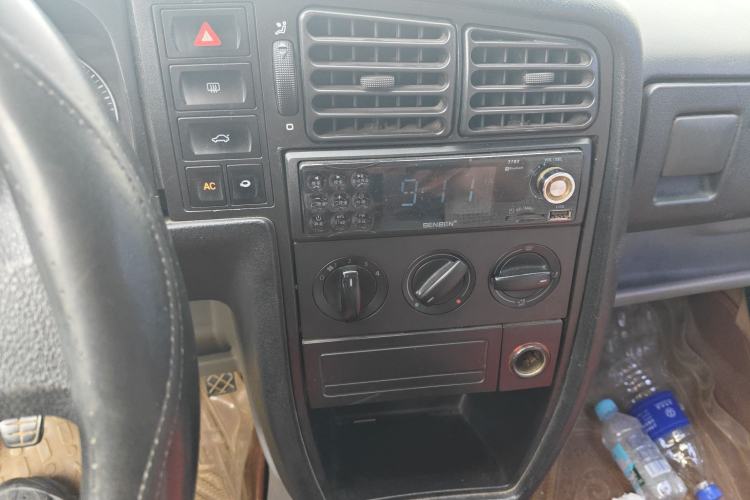 Used Volkswagen Jetta 2010 1.6L Partner Audio And AC Panel