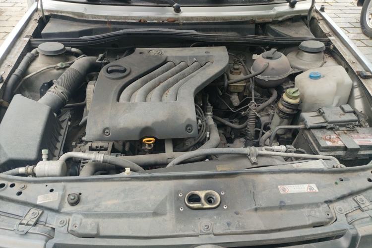 Used Volkswagen Jetta 2010 1.6L Partner Engine Bay