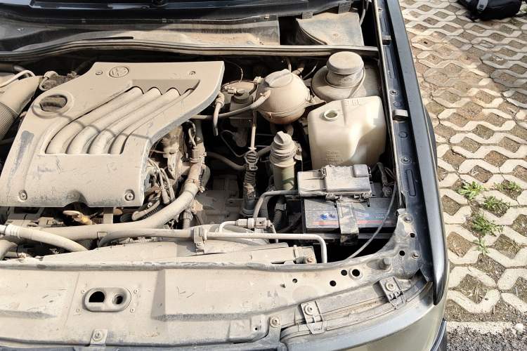 Used Volkswagen Jetta 2010 1.6L Partner Engine Bay Left