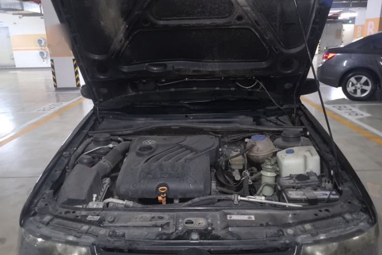 Used Volkswagen Jetta 2010 1.6L Partner Engine Bay