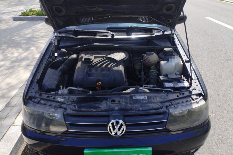 Used Volkswagen Jetta 2010 1.6L Vanguard Engine Bay