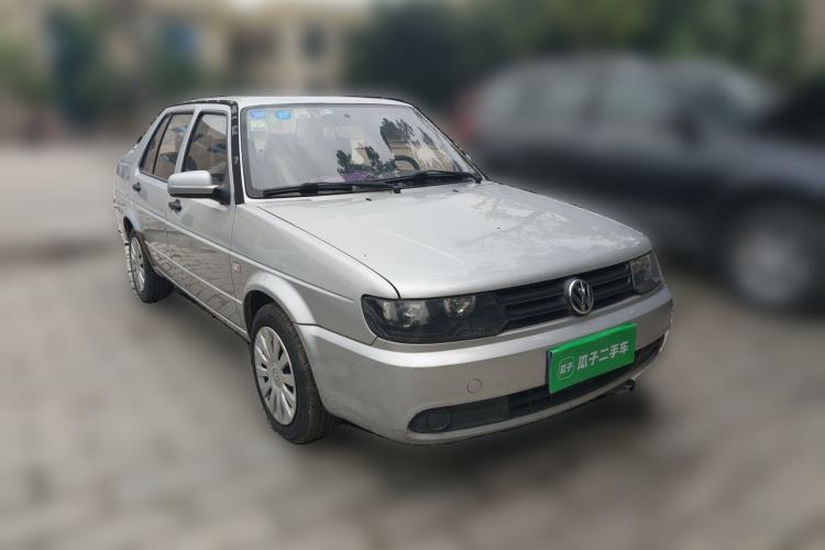 Used Volkswagen Jetta 2010 1.6L Partner Front Right 45 Deg